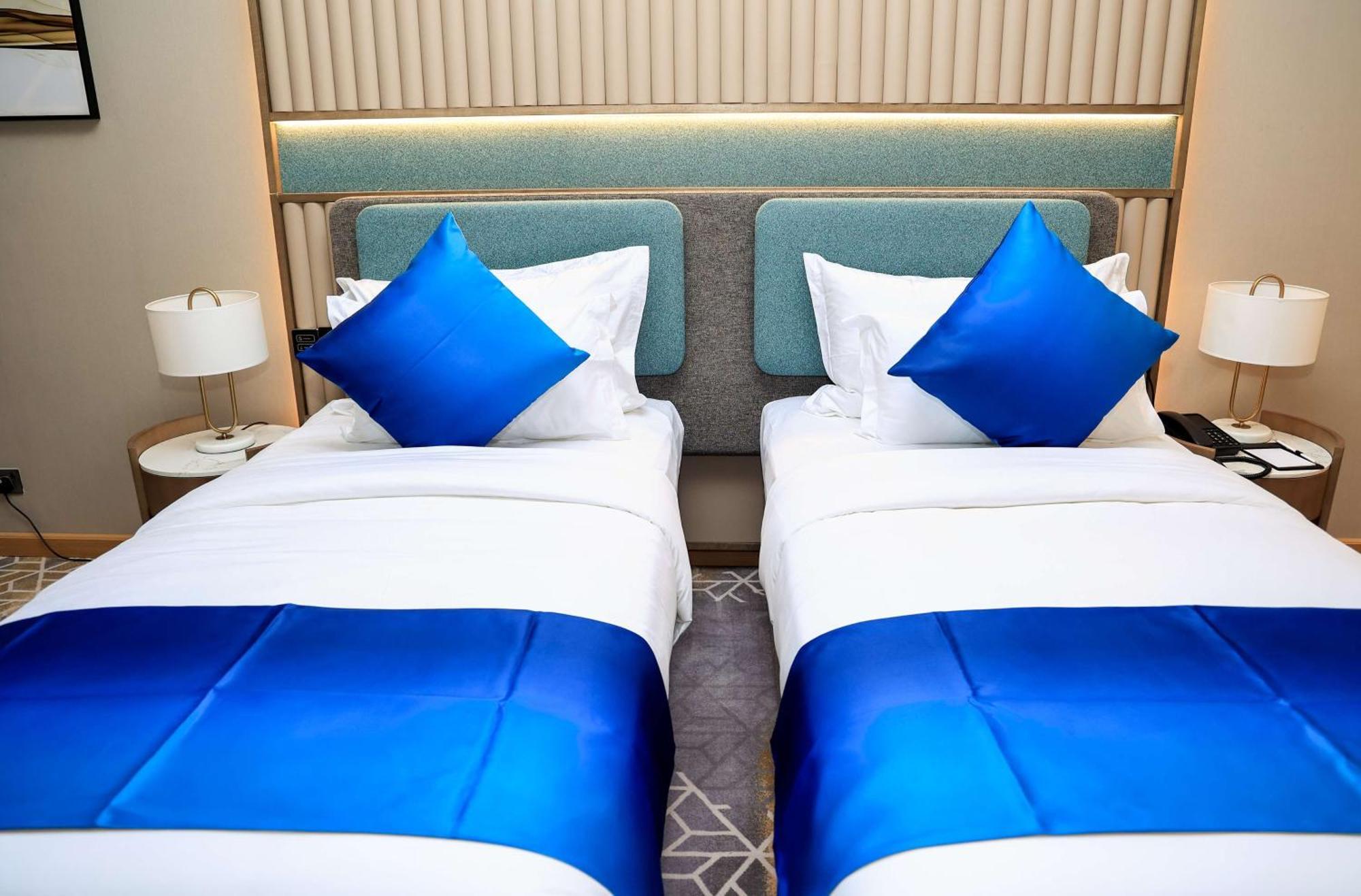 Best Western Premier M Four Hotel Дубай Екстериор снимка