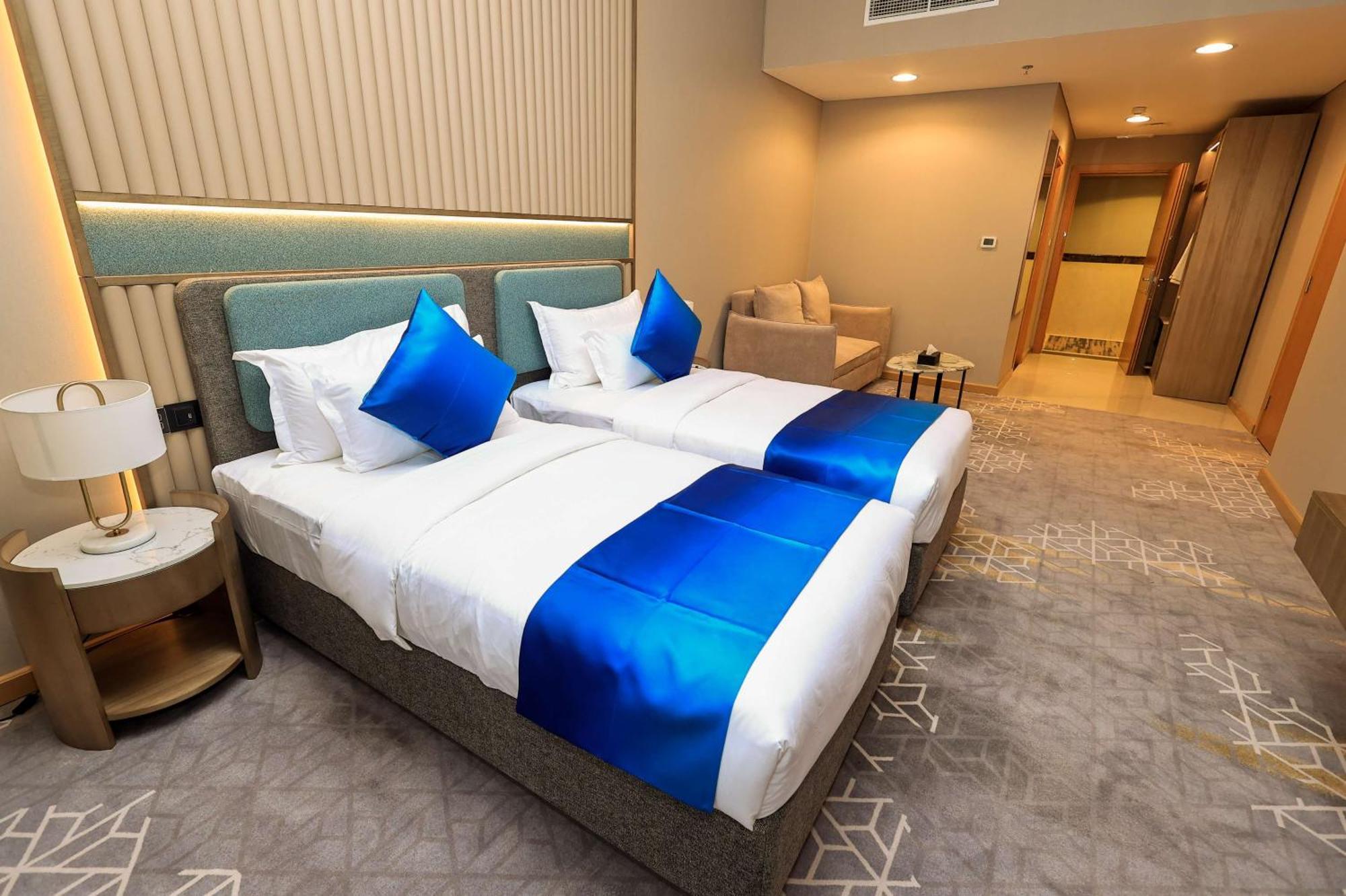Best Western Premier M Four Hotel Дубай Екстериор снимка