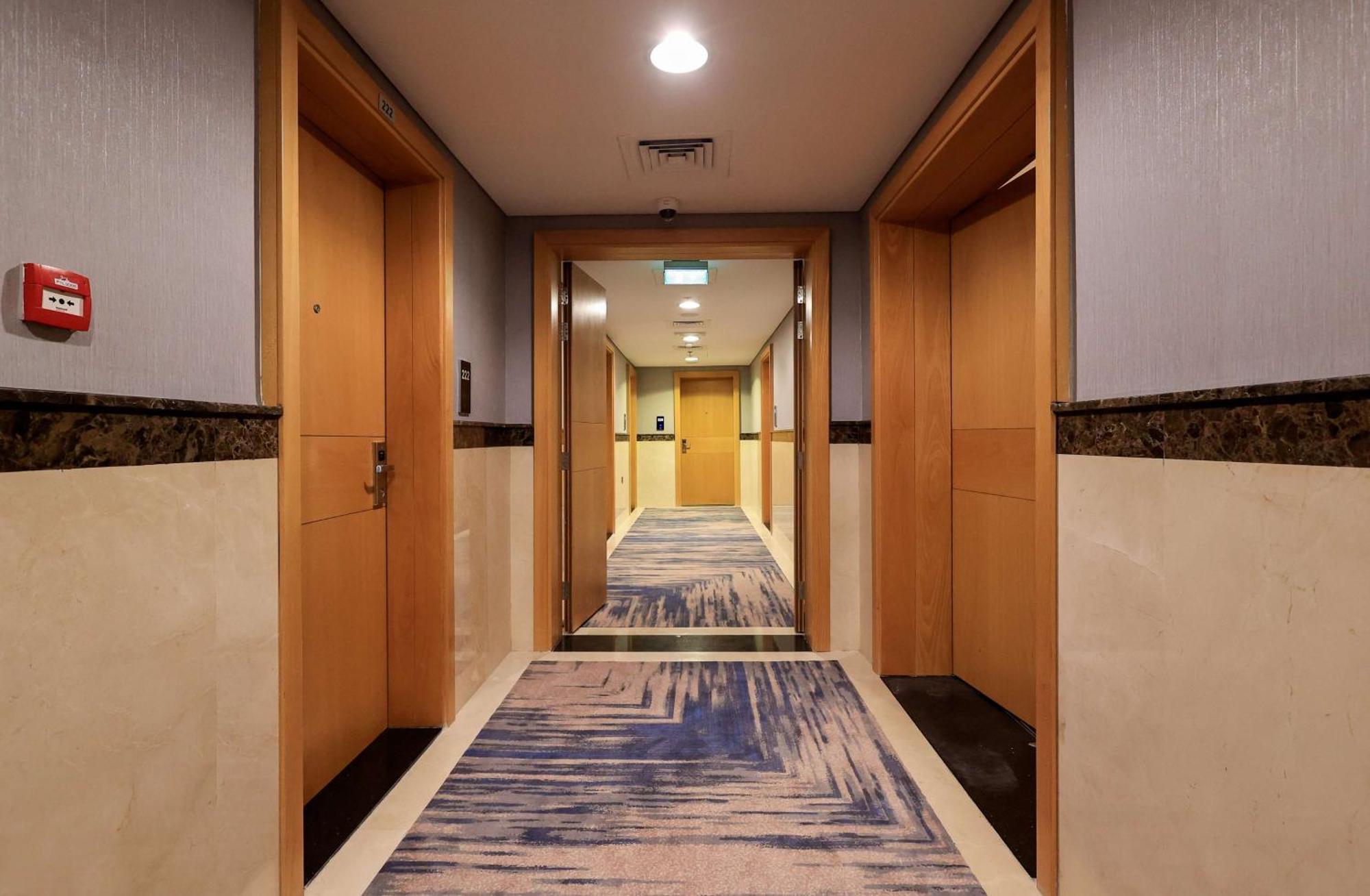 Best Western Premier M Four Hotel Дубай Екстериор снимка