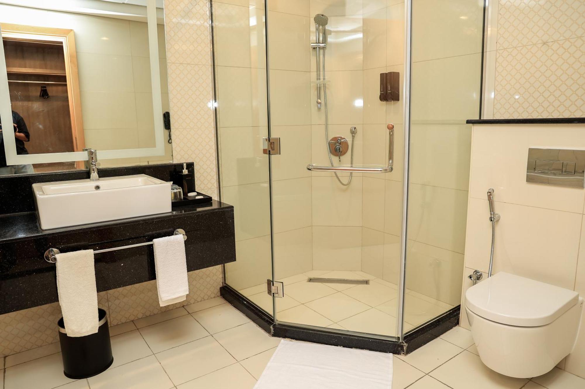 Best Western Premier M Four Hotel Дубай Екстериор снимка