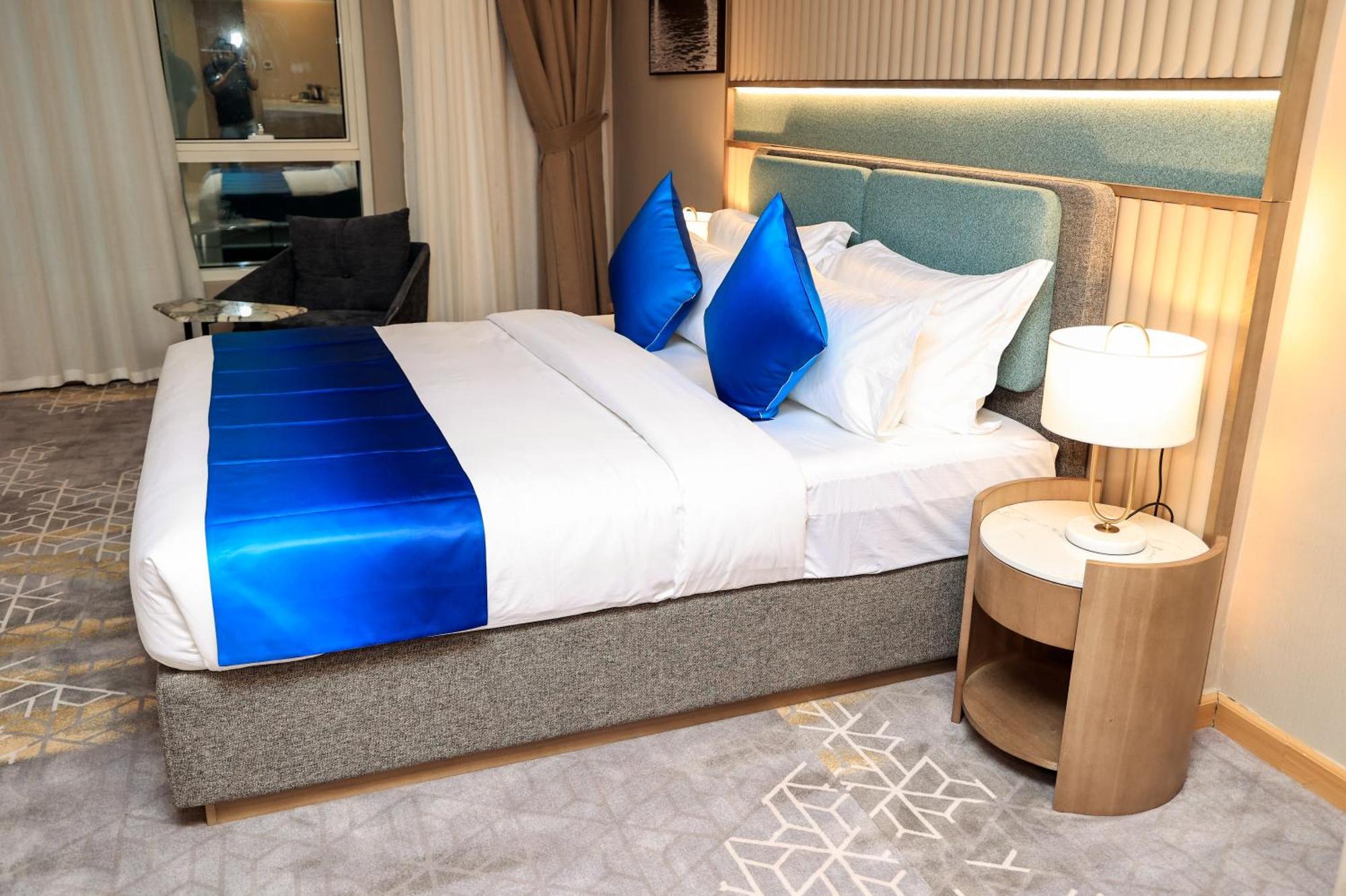 Best Western Premier M Four Hotel Дубай Екстериор снимка
