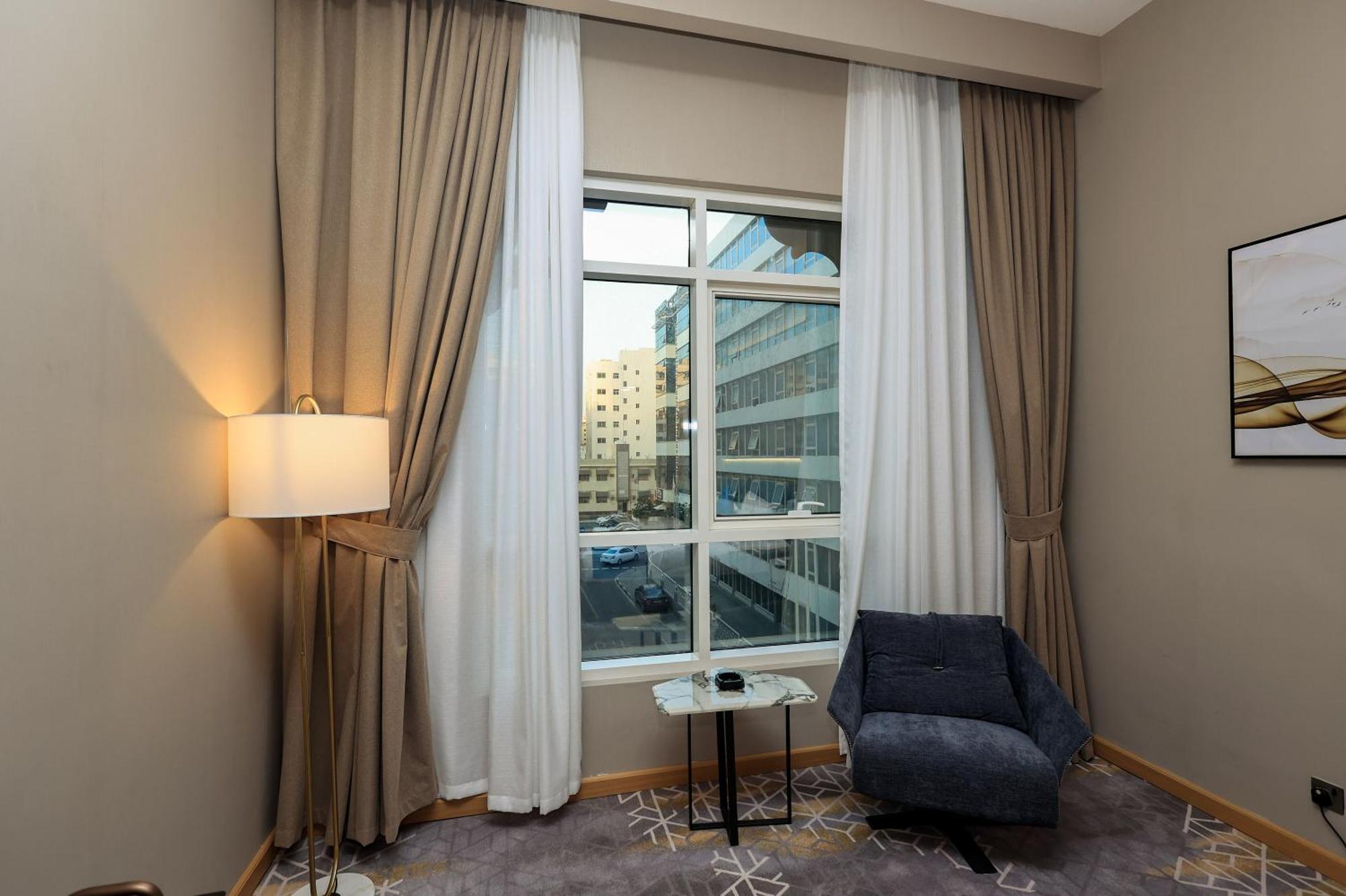 Best Western Premier M Four Hotel Дубай Екстериор снимка