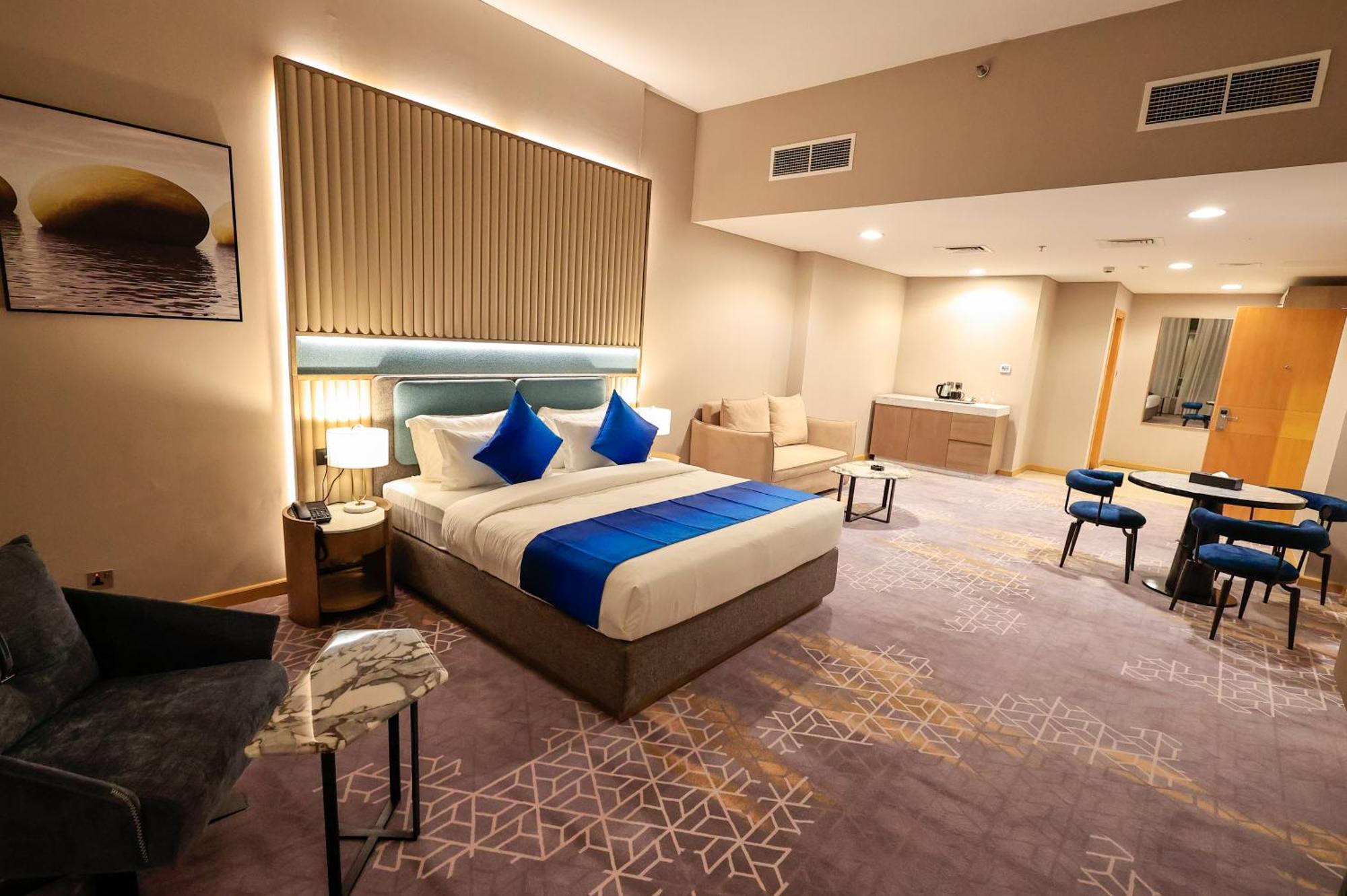Best Western Premier M Four Hotel Дубай Екстериор снимка