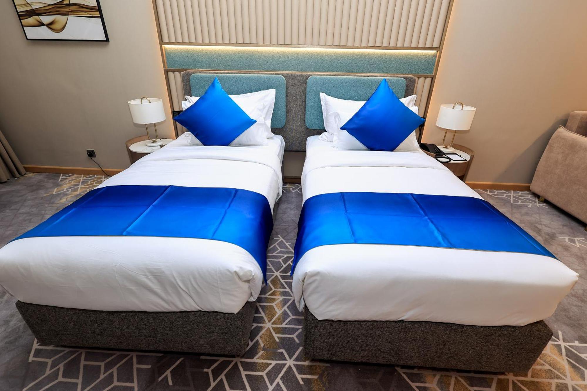 Best Western Premier M Four Hotel Дубай Екстериор снимка