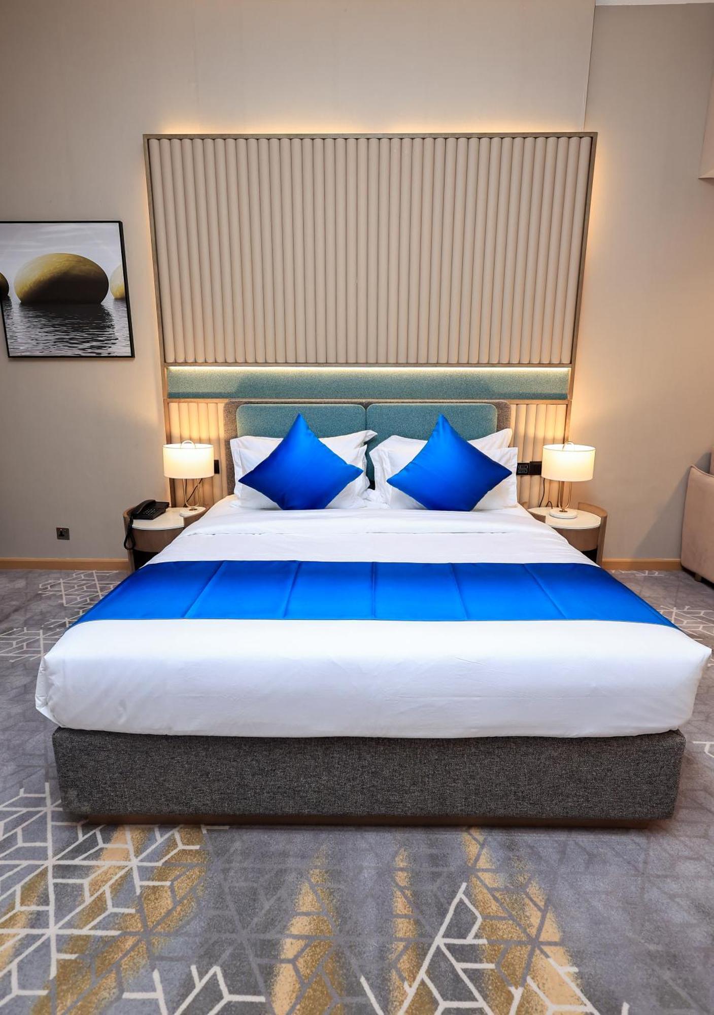 Best Western Premier M Four Hotel Дубай Екстериор снимка